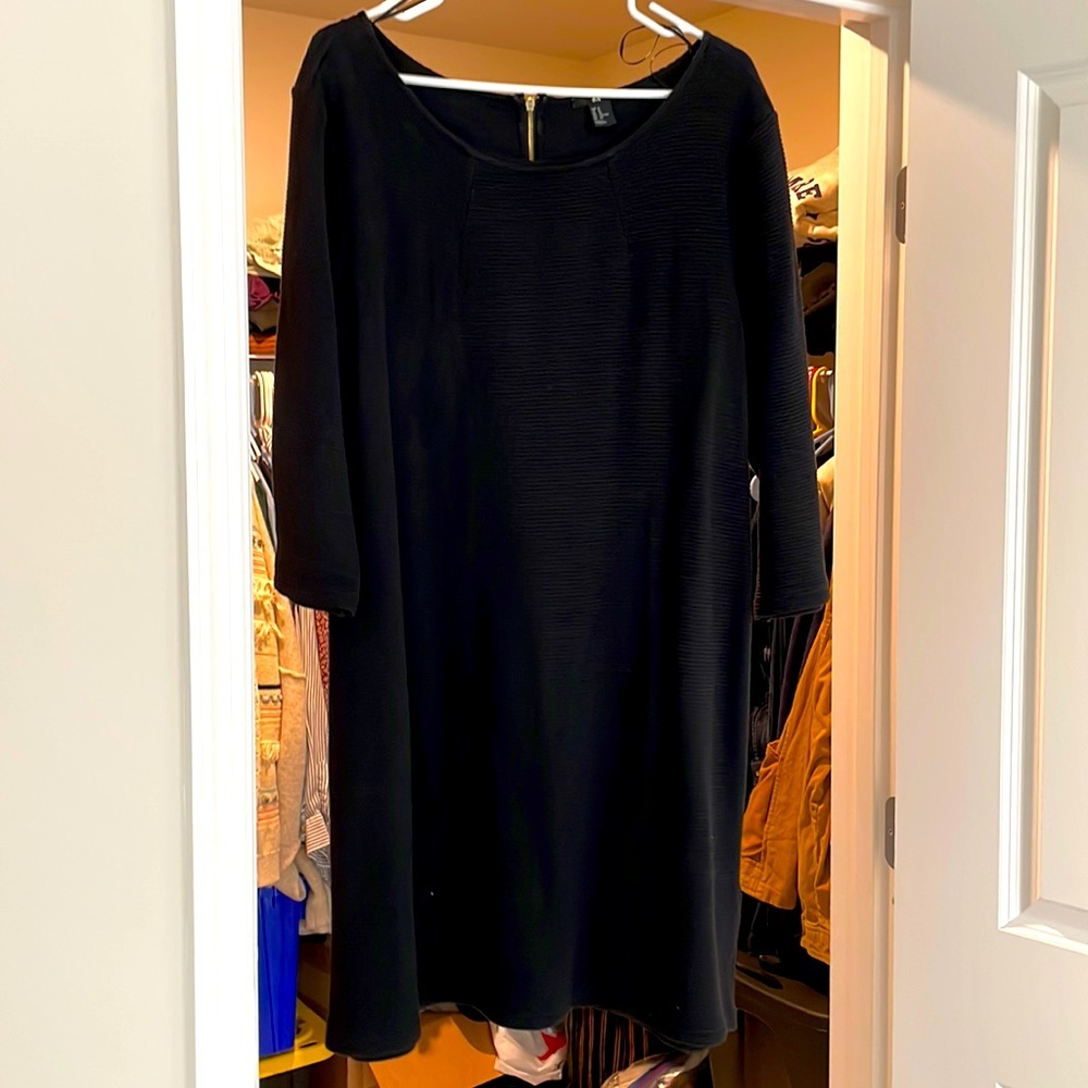 H&M black textured short dress, 3/4 sleeve, gold zip at back